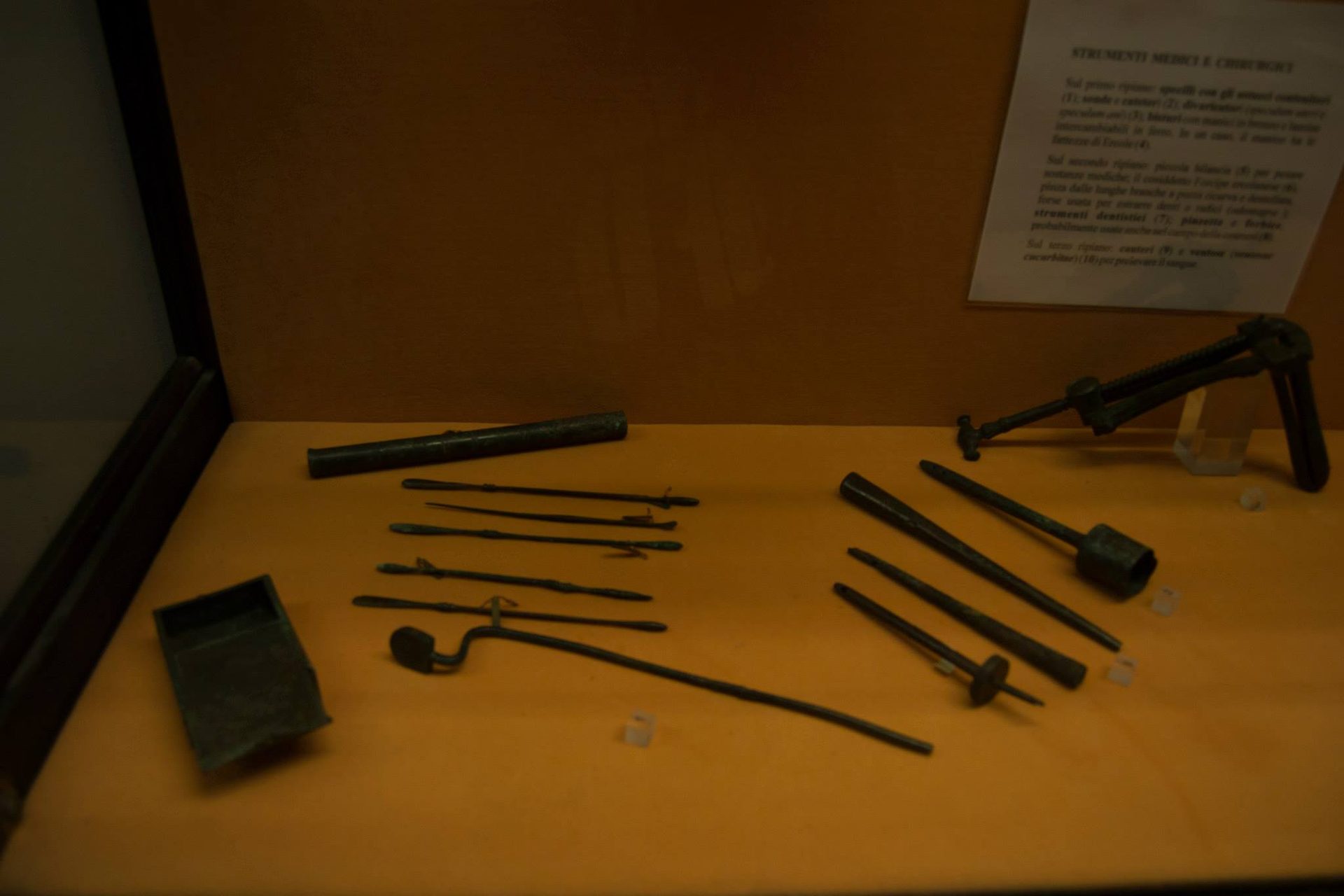 Showcase of surgical instruments (5).jpg